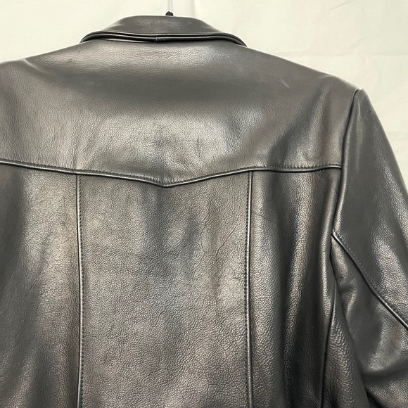 Women's Classic Black Leather Jacket - Picture 8 of 9